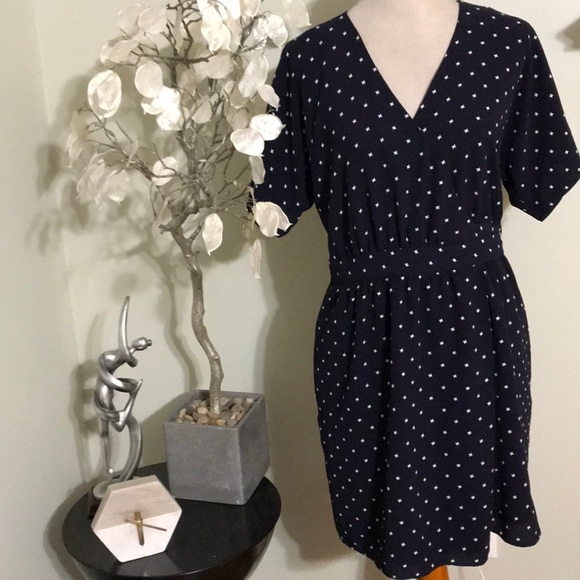 Ann Taylor Dresses & Skirts - ANN TAYLOR WRAP DRESS